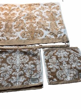 Bianca Exclusive 100% Cotton 3 piece Damask Pattern Towel Set in Beige and White